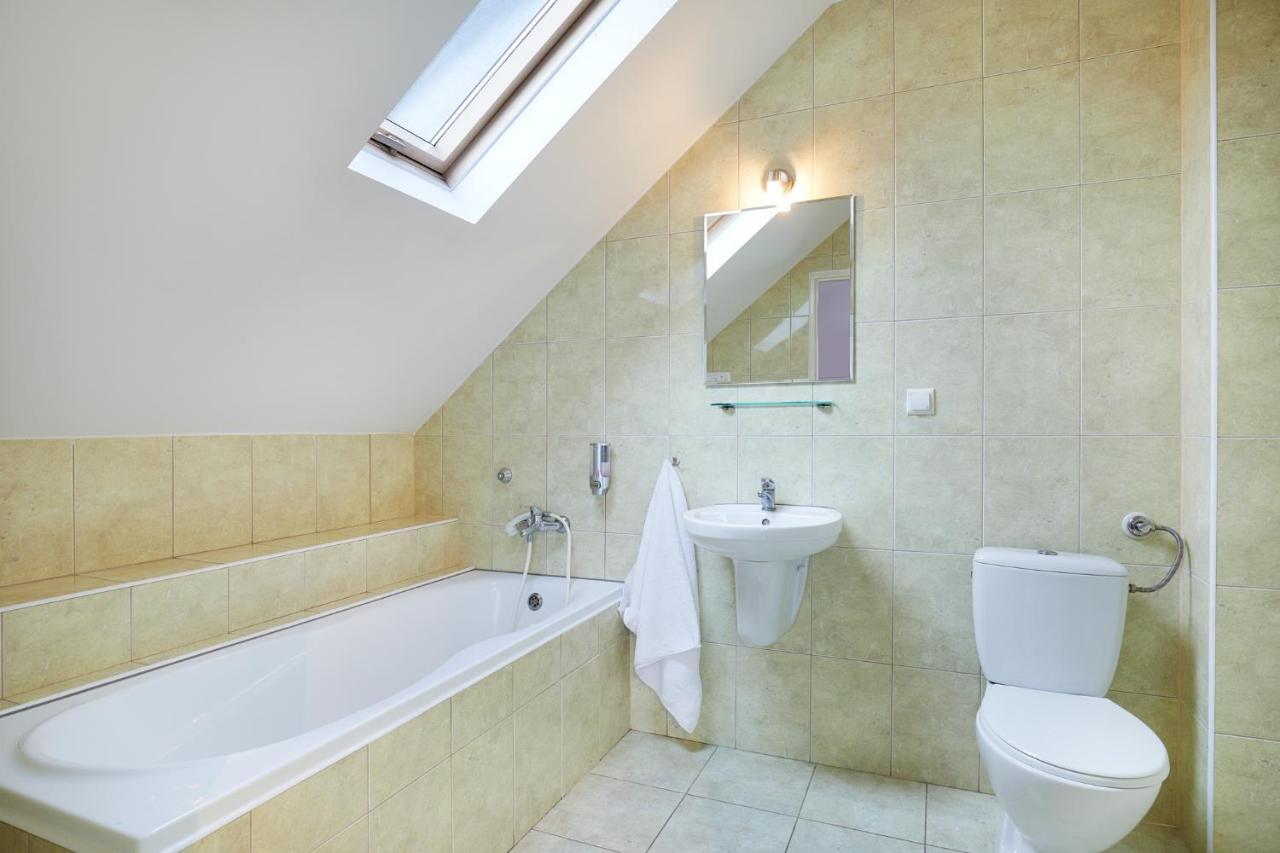 Hotel Wena Kielce Luaran gambar